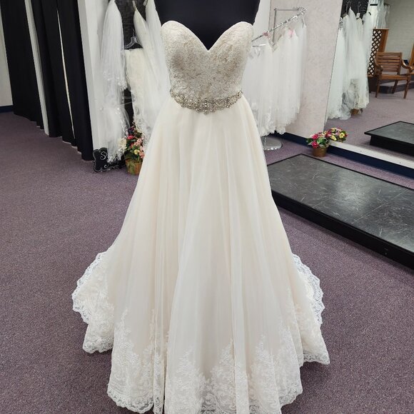 Demetrios 1479 Size 10 Ivory/Champagne Tulle/Lace Ballgown Bridal/Wedding Gown - Picture 1 of 8